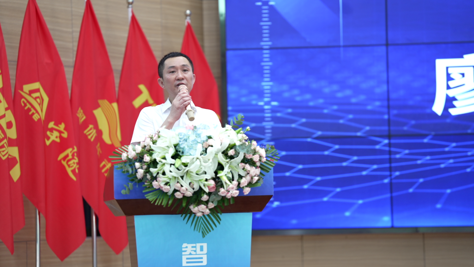 喜訊 | 重慶宇隧再次單筆億元設(shè)備采購(gòu)簽約儀式圓滿舉行！