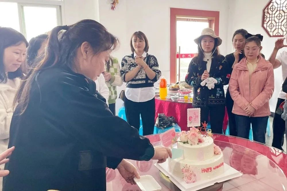 獻禮3.8節(jié)|勇做攀登者，奮進新未來