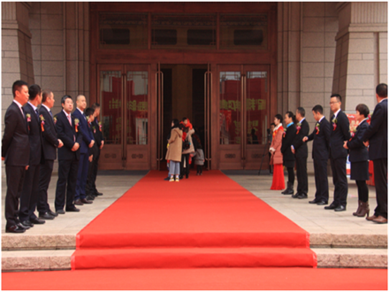 走進(jìn)新時代、肩負(fù)新使命、踏上新時代 智邦集團(tuán)2017年度工作會議暨 2018年新春團(tuán)拜宴大會報道